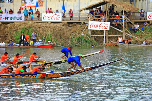 Chumphon Thailand October Unidentified Rowers Enjoy Native Thai Long Boats — Stock Photo, Image