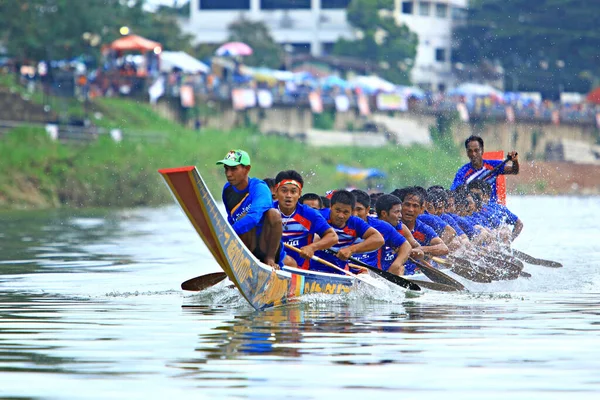 Chumphon Thailand October Unidentified Rowers Enjoy Native Thai Long Boats — Stock Photo, Image