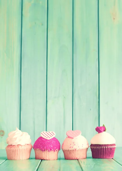 Vintage Dia dos Namorados Cupcakes — Fotografia de Stock