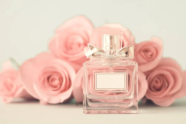 Vintage perfume bottle — Stock Photo, Image