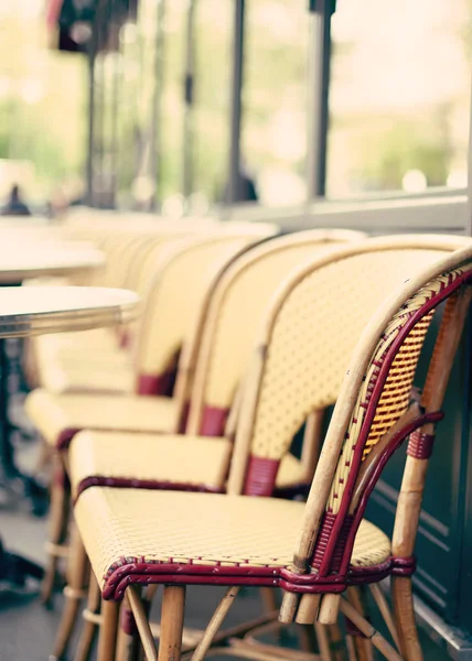 Vintage outdoors cafe in Paris — Stock Photo, Image