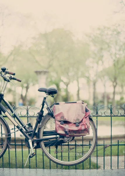 パリのヴィンテージ自転車 — ストック写真