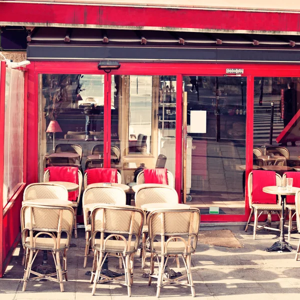 Vintage utomhus café i Paris — Stockfoto