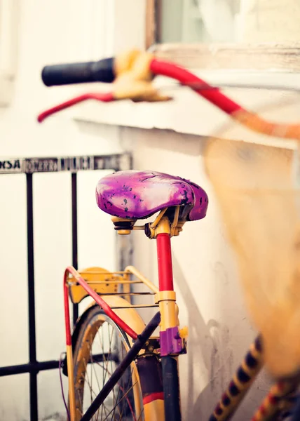Vintage Bicycle in Paris — Stock Photo, Image