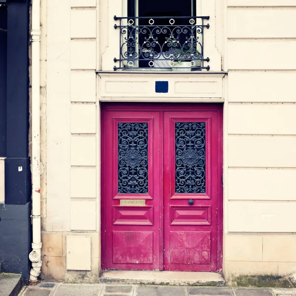 Porta roxa vintage — Fotografia de Stock