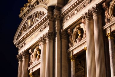 Provence Fransa sevimli kasaba, mimari ve sokaklar