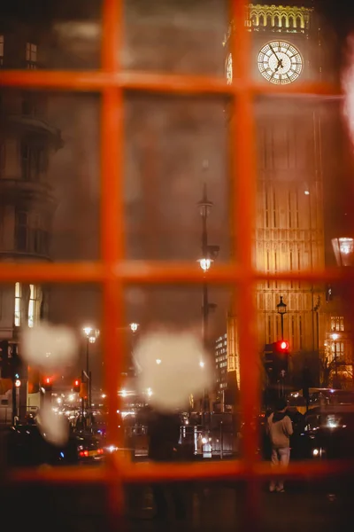 Big Ben Tower Través Una Caja Teléfono Rojo Londres Inglaterra — Foto de Stock