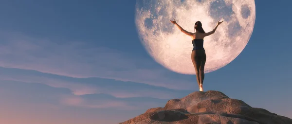 Młoda kobieta, obserwując księżyc. — Zdjęcie stockowe