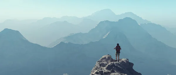 Dağ kadar genç adam