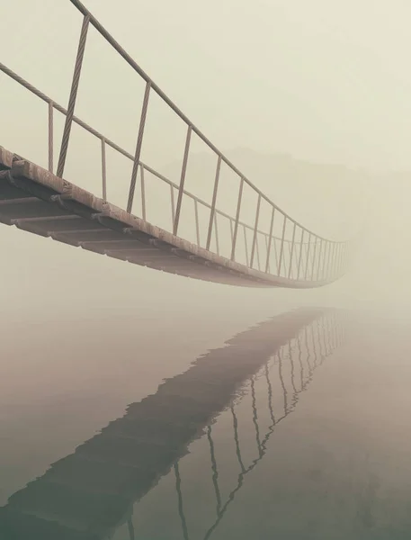 Ponte de madeira velha sobre a água — Fotografia de Stock