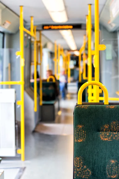 Boş modern şehir otobüs iç