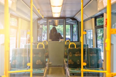 Boş modern Avrupa otobüs iç