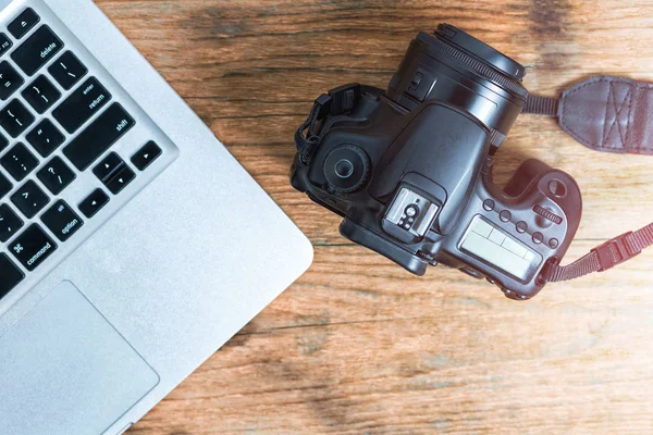 fotoğrafçı gazeteci kamera fotoğraf dslr düzenleme düzen tasarımcı