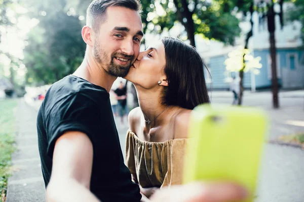 Beautiful young couple makes selfie — Stock Photo, Image