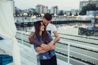 kaç şehir fonunda poz