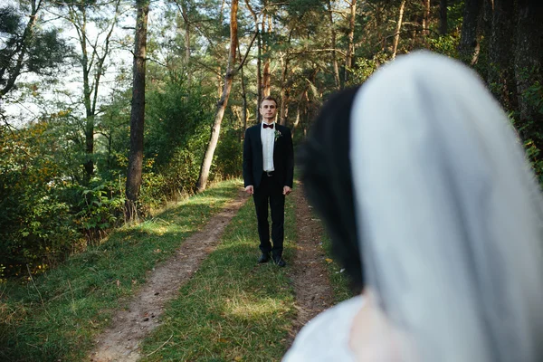 Čekání na ženicha nevěsta — Stock fotografie