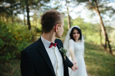 Poz güzel düğün çifti