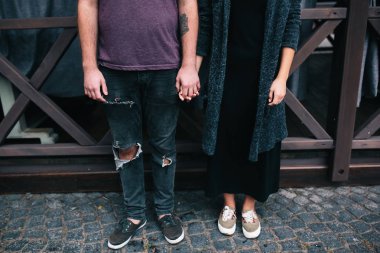 bir şehir sokak poz Çift