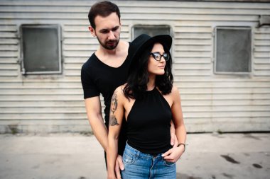 adam kıza arkadan gelmek yukarıya