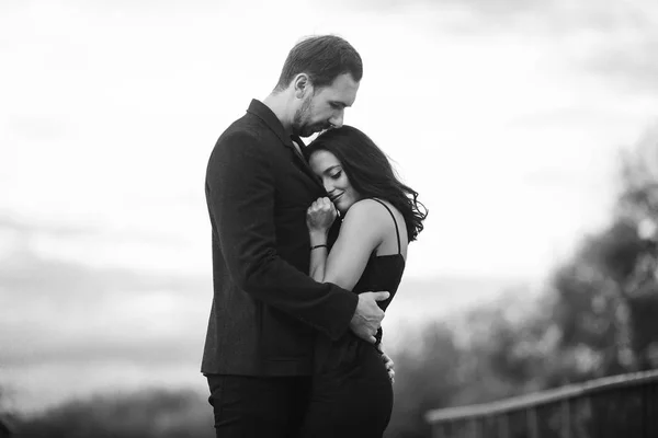 Guy hugging tenderly his girlfriend — Stock Photo, Image