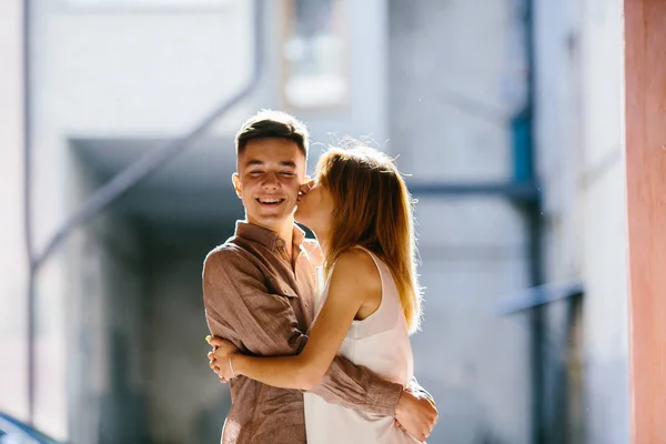 Casal na rua — Fotografia de Stock