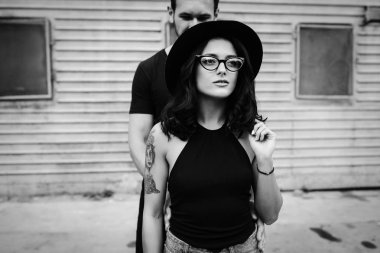 adam kıza arkadan gelmek yukarıya