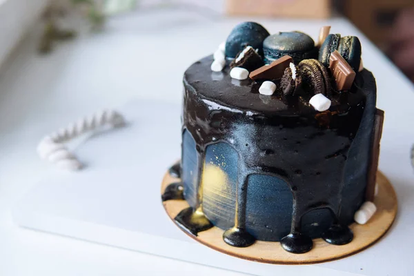 Belo bolo de chocolate designer — Fotografia de Stock