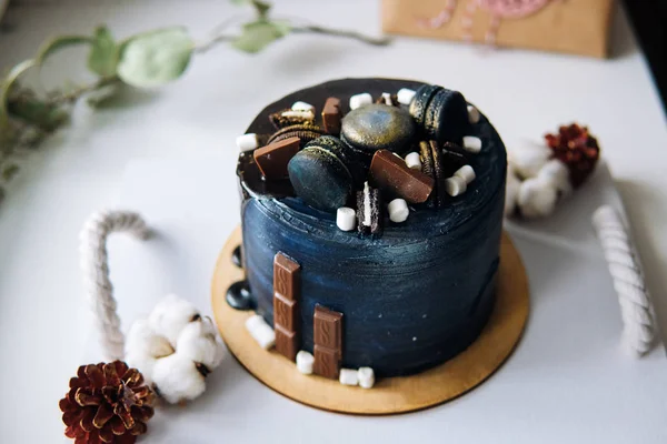 Belo bolo de chocolate designer — Fotografia de Stock