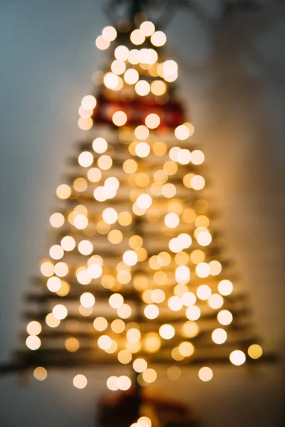 Vánoční stromek je rozostřený. — Stock fotografie