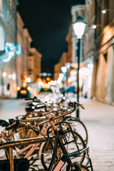 Bicicletas para alugar estacionamento — Fotografia de Stock