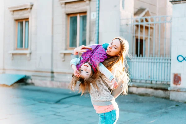 Mom and girl playing, having fun — Stock Photo, Image