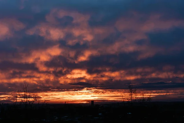 Pôr do sol céu fundo. — Fotografia de Stock