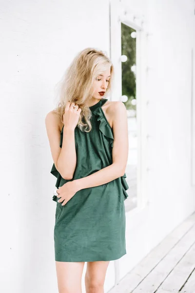 Girl in a green dress — Stock Photo, Image