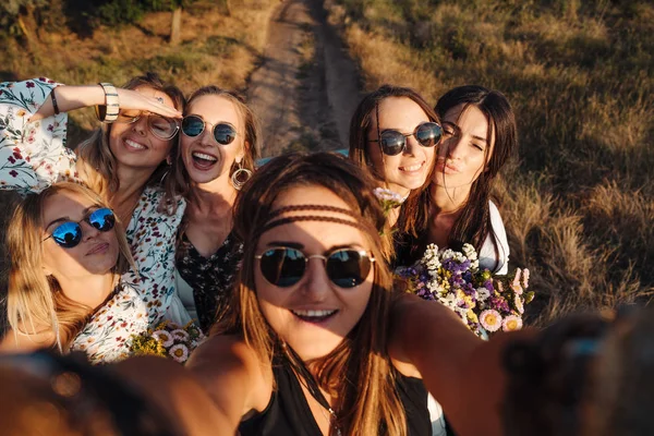 Güzel kızlar selfie olun