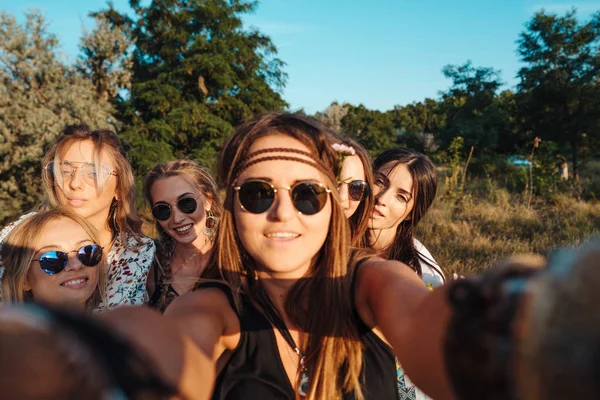 Güzel kızlar selfie olun