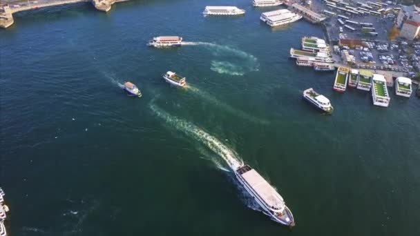 Аэрофотосъёмка Галатского моста — стоковое видео