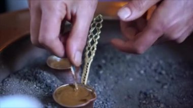 Bir adam olun Türk kahvesi