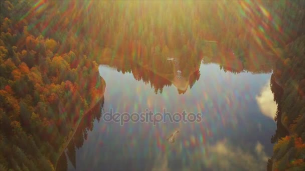 Översta Flygfoto över sjön — Stockvideo