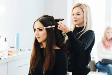 Makyaj ve saç için güzel bir model