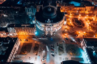 Odessa 'daki opera binasının gece manzarası