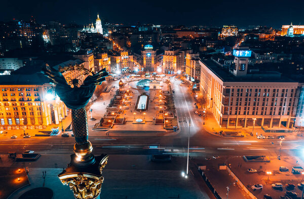 КИЕВ, УКРАИНА - 5 августа 2019 года: Майдан Независимости - центральная площадь столицы Украины