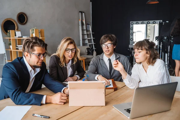 Startup Diversidade Trabalho em equipe Brainstorming Meeting Concept. Planeamento de pessoas . — Fotografia de Stock