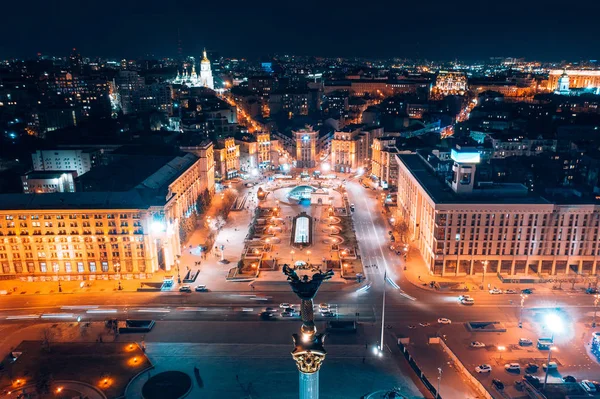 KYIV, UCRAINA - 5 AGOSTO 2019: Maidan Nezalezhnosti è la piazza centrale della capitale dell'Ucraina — Foto Stock