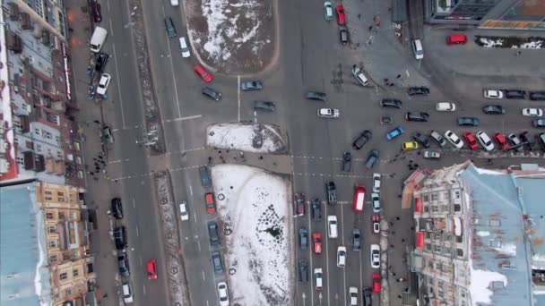 Ulica dużego miasta z widokiem na oko ptaków — Wideo stockowe