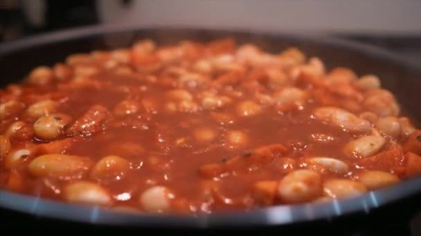 Fresh boiled beans in a pot — Stock Video