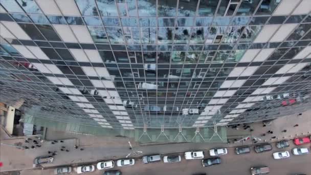 Street reflection on glass steel building facade — Stock Video