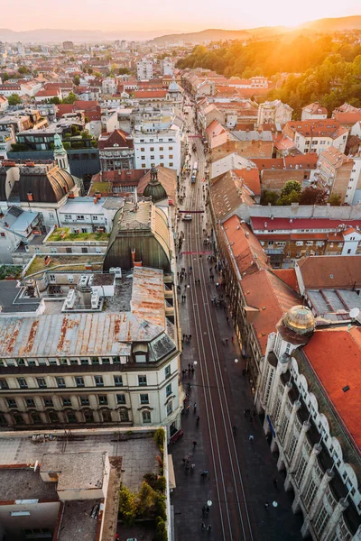 Загребська Хорватія. Вид згори з площі заборони Єлакії — стокове фото