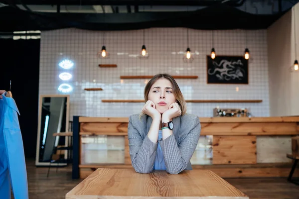 Young female candidate interviewed by employer. Portrait — Stock Photo, Image