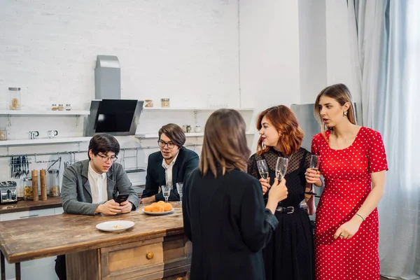 Happy colleagues in office celebrate special event. — Stock Photo, Image