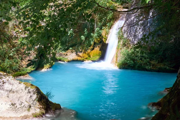 Urederra Nehri bahar